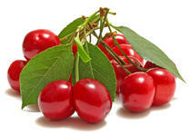 Спелые вишни с листочками