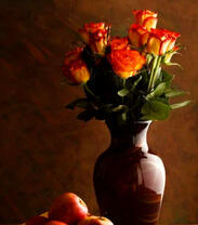 Кувшин с розами и яблоки