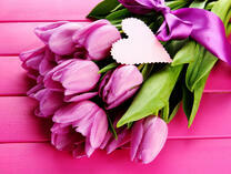 Букет фиолетовых тюльпанов