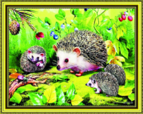 Семейство ежей собирает ягоды в лесу