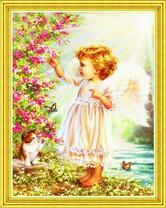 Ангелочек и котёнок играют с бабочками