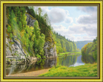 Скалистый берег лесной реки