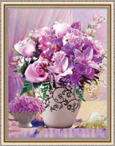 Сиреневые букеты на столе