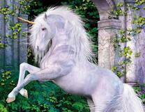 Белый единорог возле арки