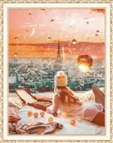 Девушка с пиццей любуется Эйфелевой башней