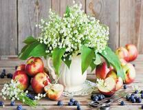Букет ландышей и яблочки