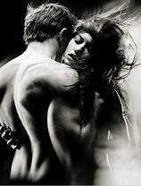 Обнаженные мужчина и женщина