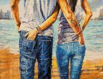 Влюбленные на берегу городского озера