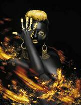 Чёрная девушка в золоте