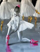 Балерина в розовых чешках