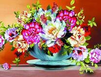 Большой яркий букет в пиале