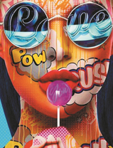 Портрет девушки с конфетой