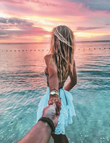 Девушка и океан