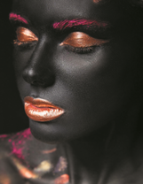 Яркий макияж