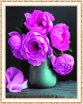 Сиреневые цветы в вазе