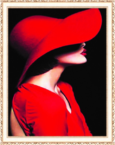 Элегантная девушка в красном