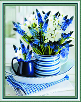 Букет с нарциссов и мускари