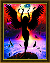 Ангел на фоне полной луны