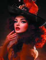 Роскошная дама с черной шляпкой