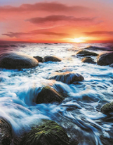 Буйные волны у берега