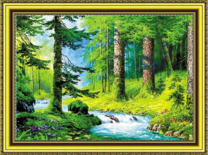 Речушка в дремучем хвойном лесу