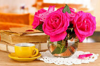 Маленьки букетик розочек и чай