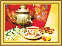 Самовар с чаем и букет ромашек