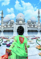 Красивая девушка на фоне мечети