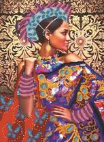 Темная девушка в национально одежде