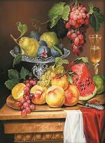 Шампанское и натюрморт из летних фруктов