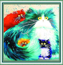 Пушистая кошечка и ее семейство