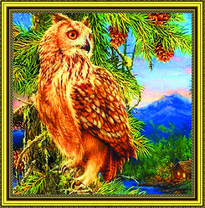 Филин на ветке с видом на горы