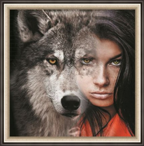 Девушка и серая волчица