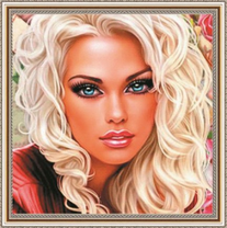 Портрет красивой блондинки