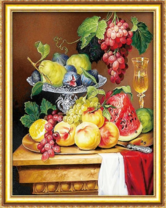 Сочный натюрморт с фруктами