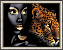 Леопард и девушка с золотистым макияжем