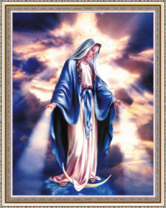 Дева Мария в солнечных лучах