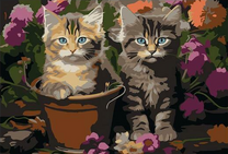 Два полосатых котёнка в цветах