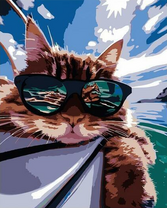 Полосатый кот в солнечных очках
