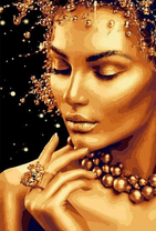 Девушка с макияжем и украшениями в золотых оттенках