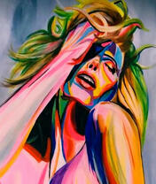 Страстная девушка в краске