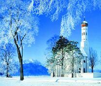 Заснеженный храм в Словении