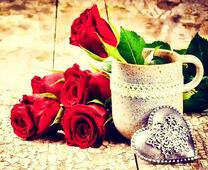 Ажурная чашка и розы