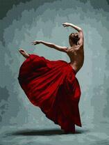 Обнаженная девушка в красной юбке