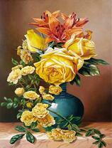 Ваза с желтыми розами и лилиями