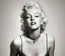 Мерлин Монро в откровенном наряде