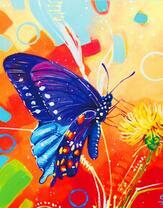 Бабочка на ярком фоне