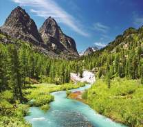 Молочная река среди гор