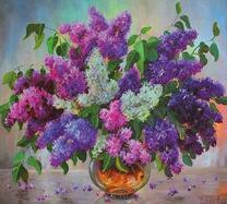 Цветущая сирень в вазе