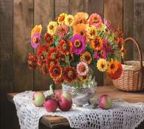 Осенний букетик и много яблок